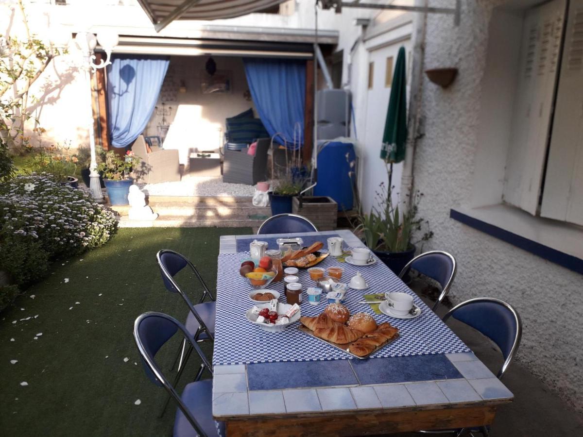 Le Jardin Fleuri Bed & Breakfast Saint-Nazaire  Exterior photo