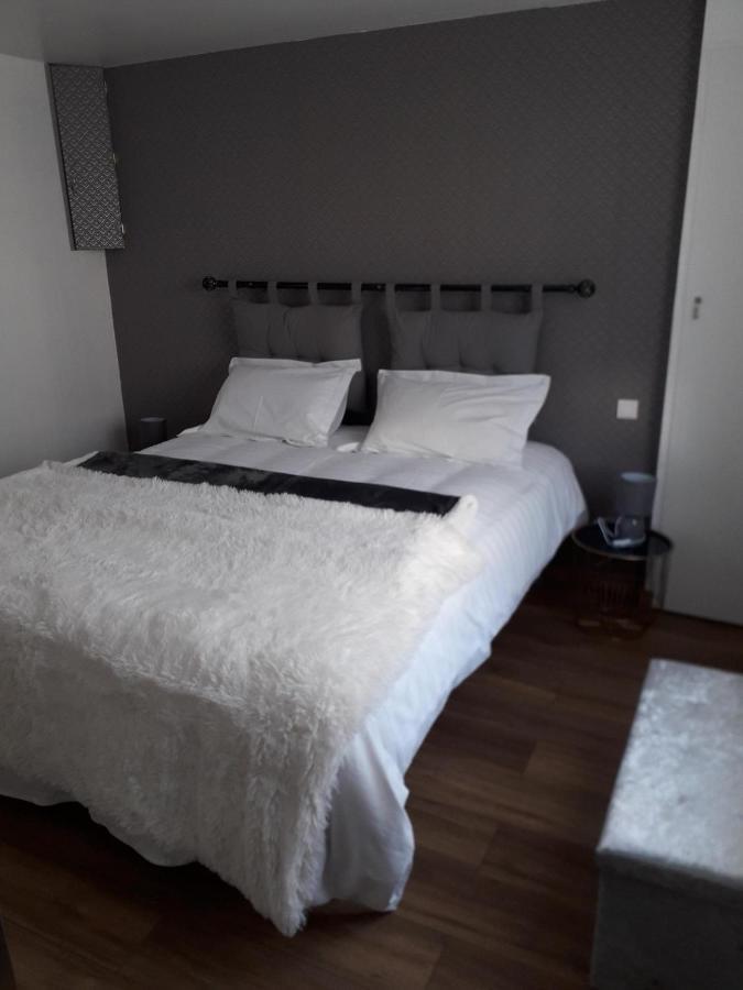 Le Jardin Fleuri Bed & Breakfast Saint-Nazaire  Exterior photo